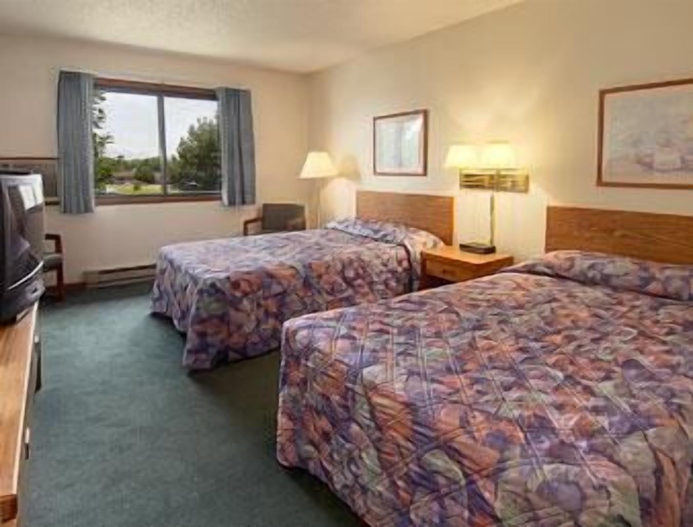 Baymont By Wyndham Oshkosh Airport Ξενοδοχείο Δωμάτιο φωτογραφία