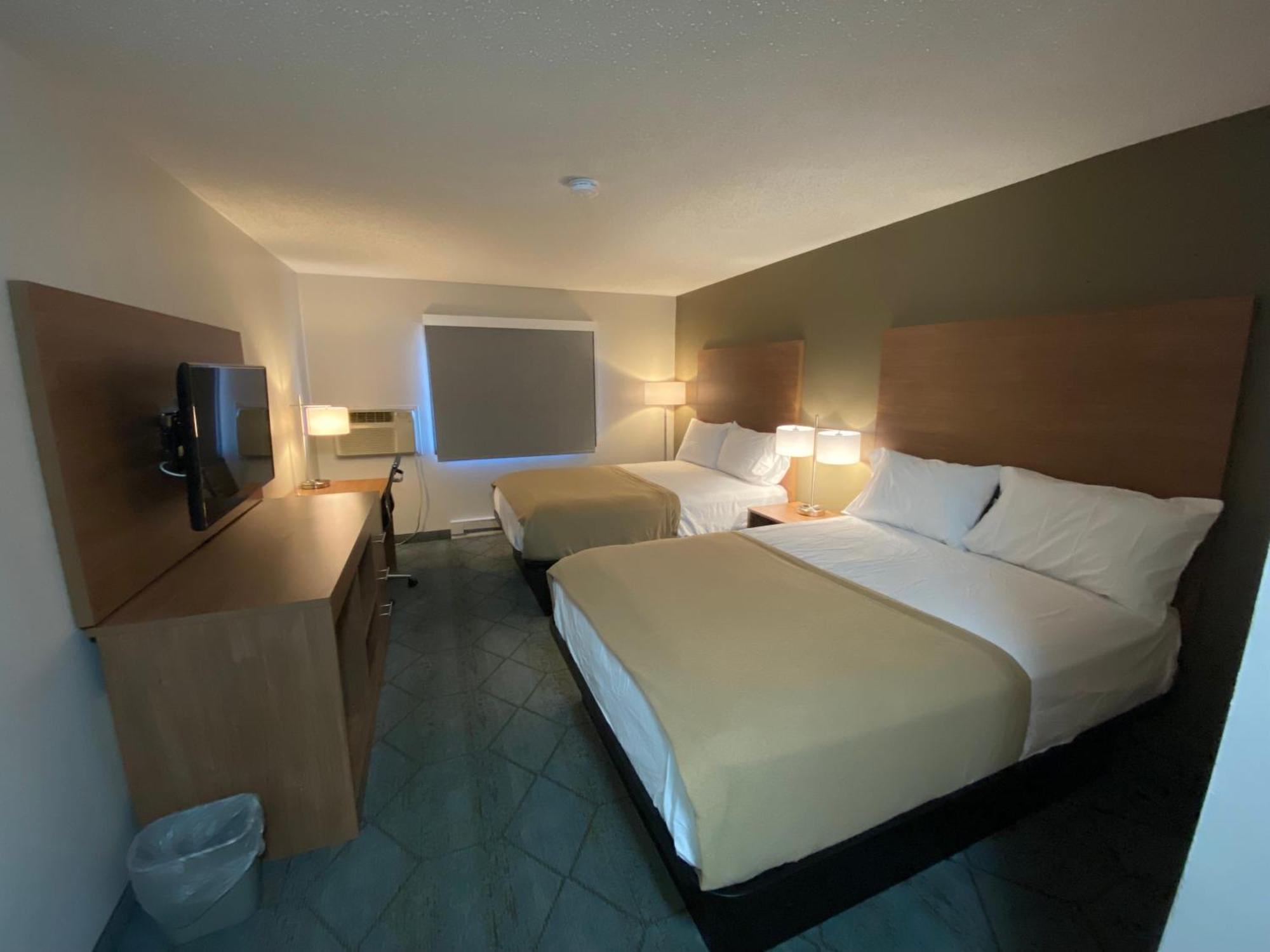 Baymont By Wyndham Oshkosh Airport Ξενοδοχείο Εξωτερικό φωτογραφία