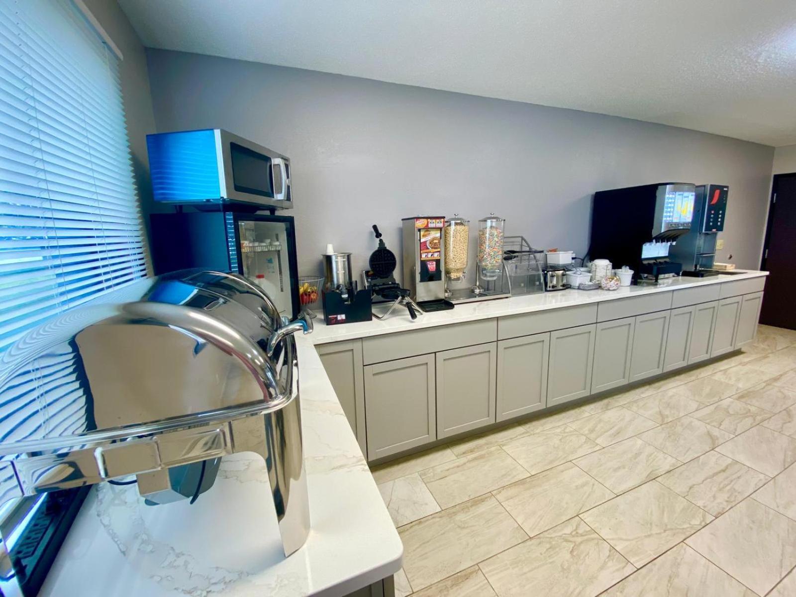 Baymont By Wyndham Oshkosh Airport Ξενοδοχείο Εξωτερικό φωτογραφία