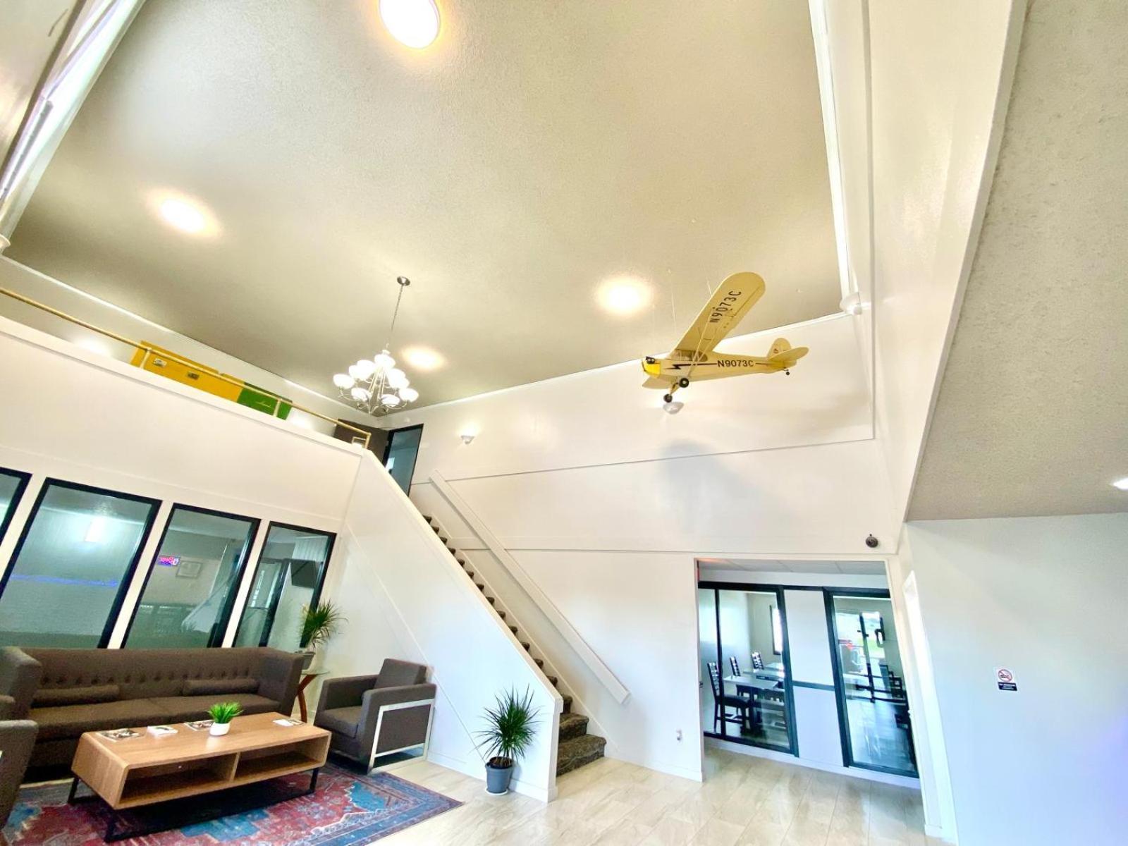Baymont By Wyndham Oshkosh Airport Ξενοδοχείο Εξωτερικό φωτογραφία