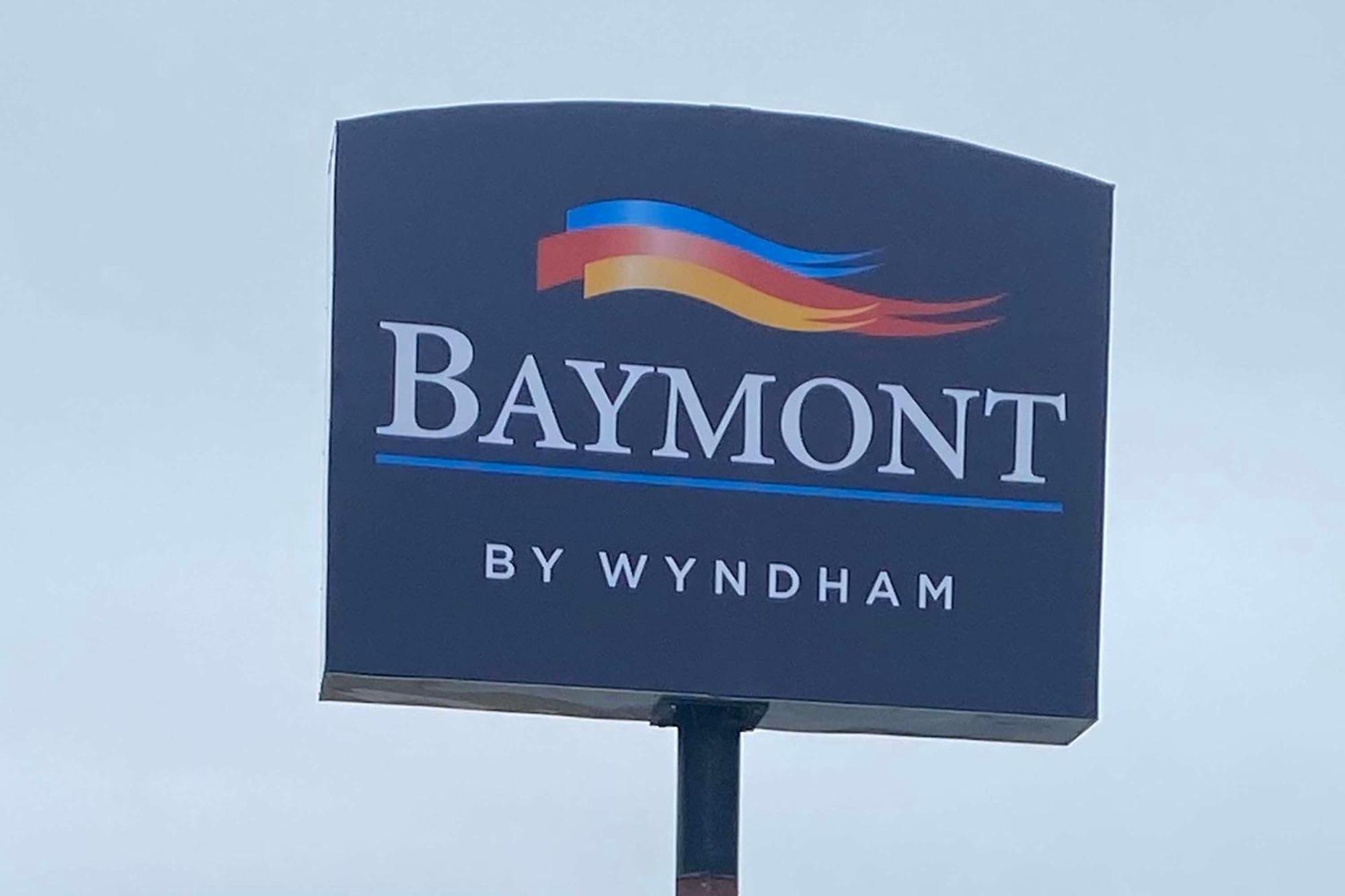 Baymont By Wyndham Oshkosh Airport Ξενοδοχείο Εξωτερικό φωτογραφία